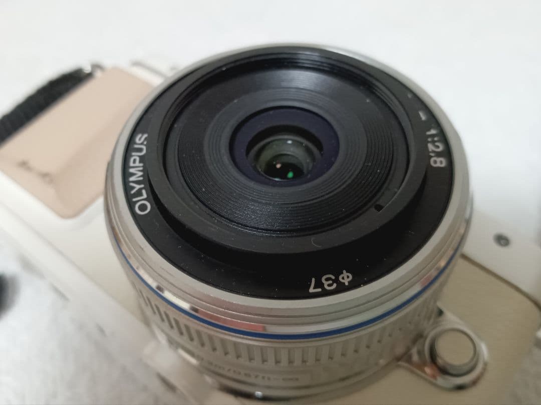 OLYMPUS PEN Lite E-PL7 ボディ ホワイト（レンズ付き）