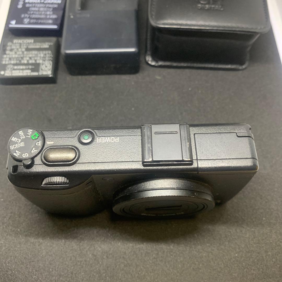 リコーGR DIGITAL III本体 + 専用レザーケースバッテリー2個付き
