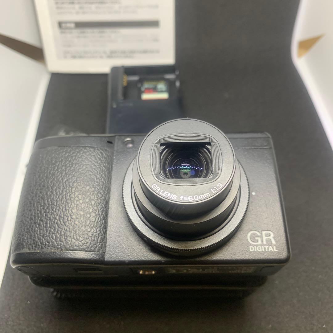 リコーGR DIGITAL III本体 + 専用レザーケースバッテリー2個付き