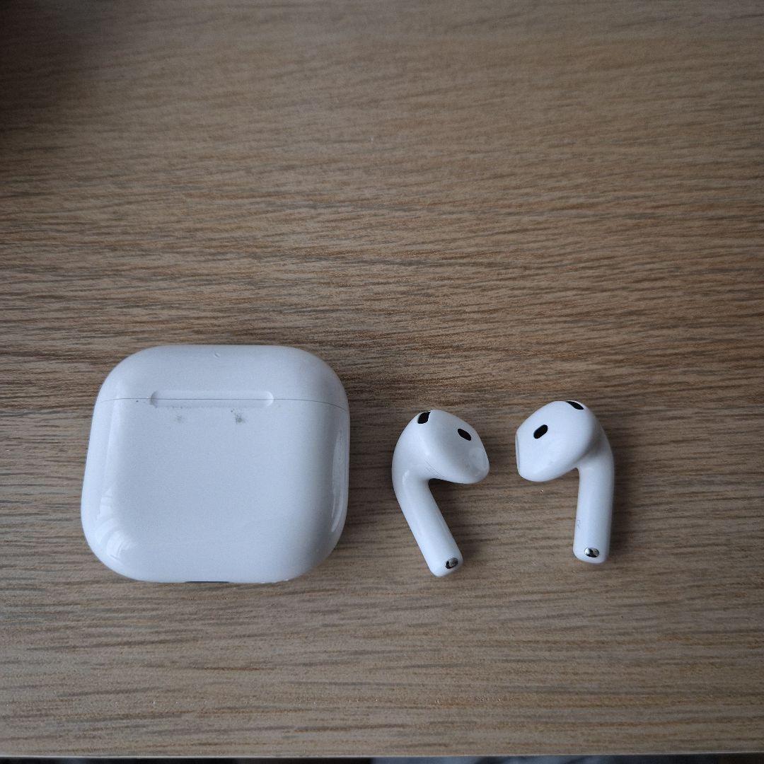 ​【純正】Apple AirPods 4 ノイズキャンセリング搭載