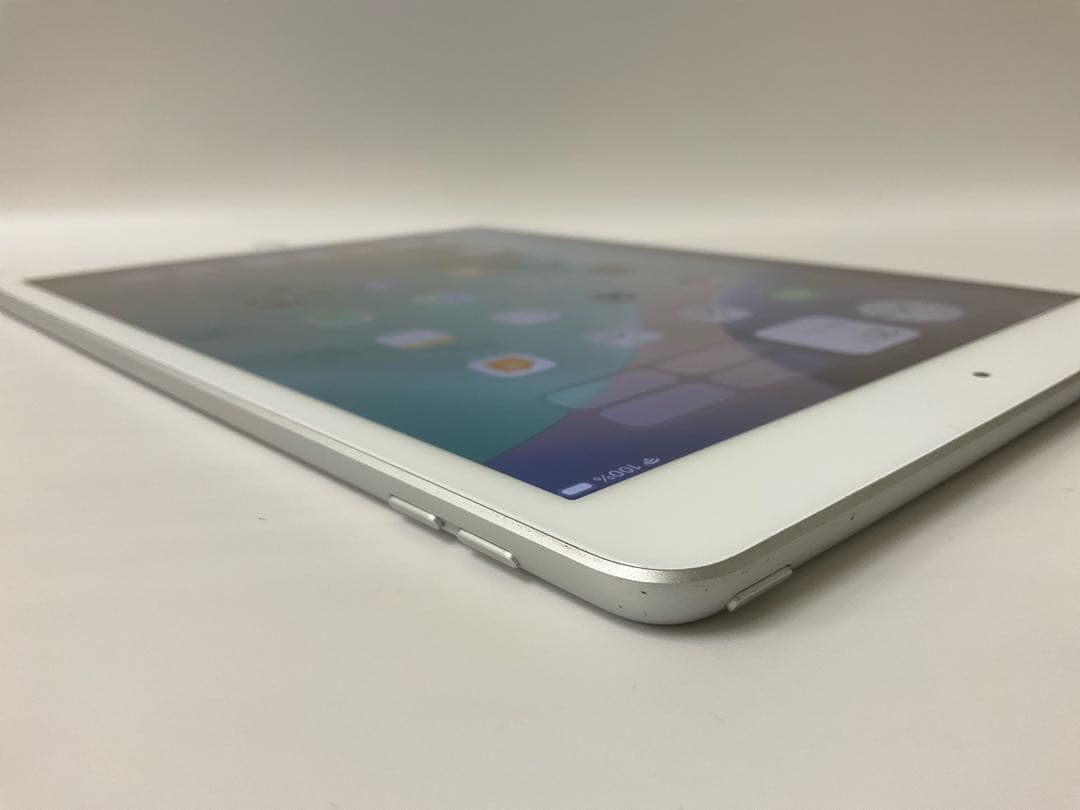 IPAD 第8世代 32GB シルバー Wifiモデル ★即日発送★