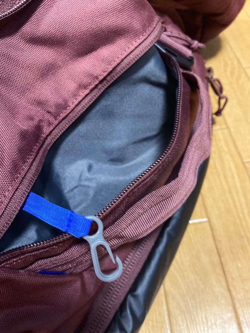 Burton ダッフルバッグ 70L 23-24モデル 防水　コンパートメント付