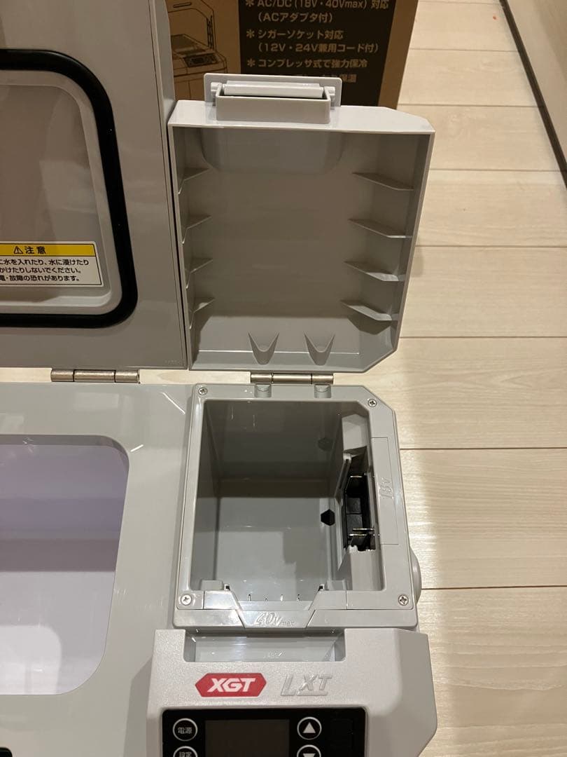 マキタ　コードレス冷温庫　40V CW003G 2回のみの使用　付属品完備