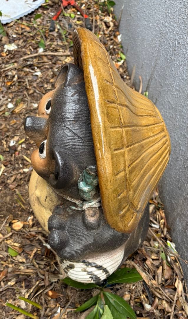 狸 縁起物 陶器製 約56cm 麦わら帽子 置物