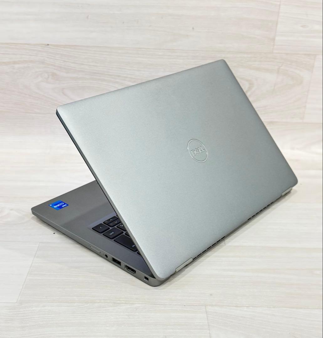 11世代Core i5デルDell Latitude/16GB/SSDフルHD