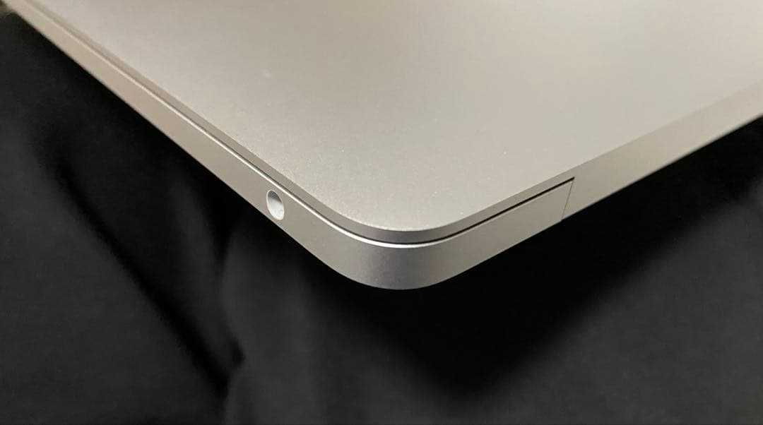 Apple MacBook Air13.3インチ M1バッテリー交換要　256G