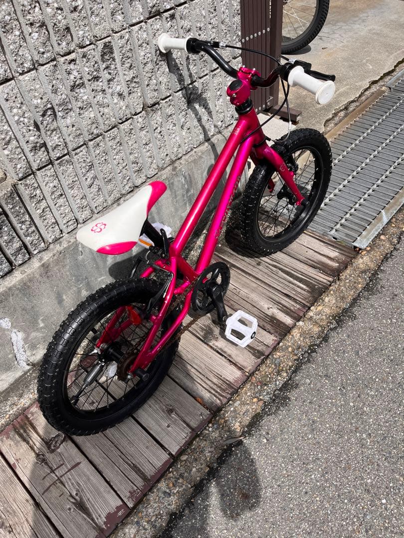 (送料込み)ヨツバサイクル 16インチ　クリスタルピンク