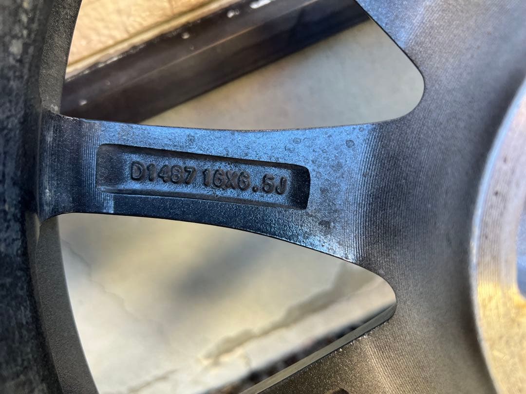 16インチ　スタッドレスタイヤ ホイール4本セット PCD114.3 5穴