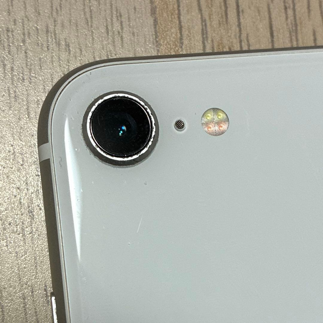 ジャンク iPhone SE第2世代128GBホワイト 本体
