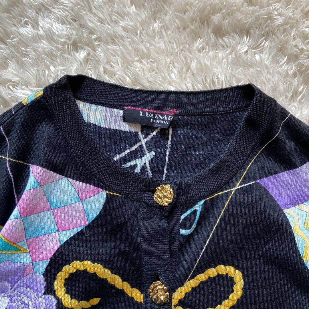 美品　レオナール　花柄ニットカーディガン　ブラック　綿　M 金ボタン　フラワー