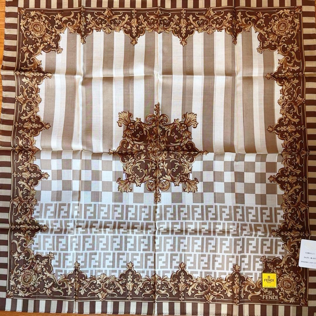 フェンディ　FENDI ヴィンテージ　大判ハンカチ　三色セット　みにさスカーフ