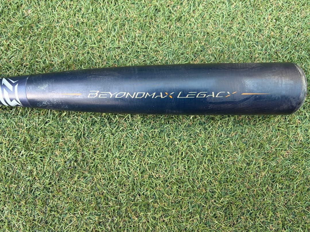 BEYOND MAX LEGACY 軟式バット 83 710 レガシー　ビヨンド