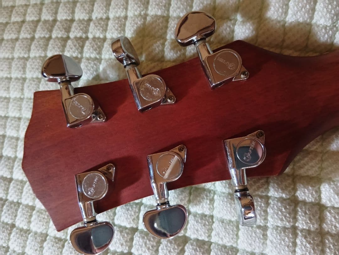 Fender DG-16NATアコースティックギターハードケース、ピックアップ付