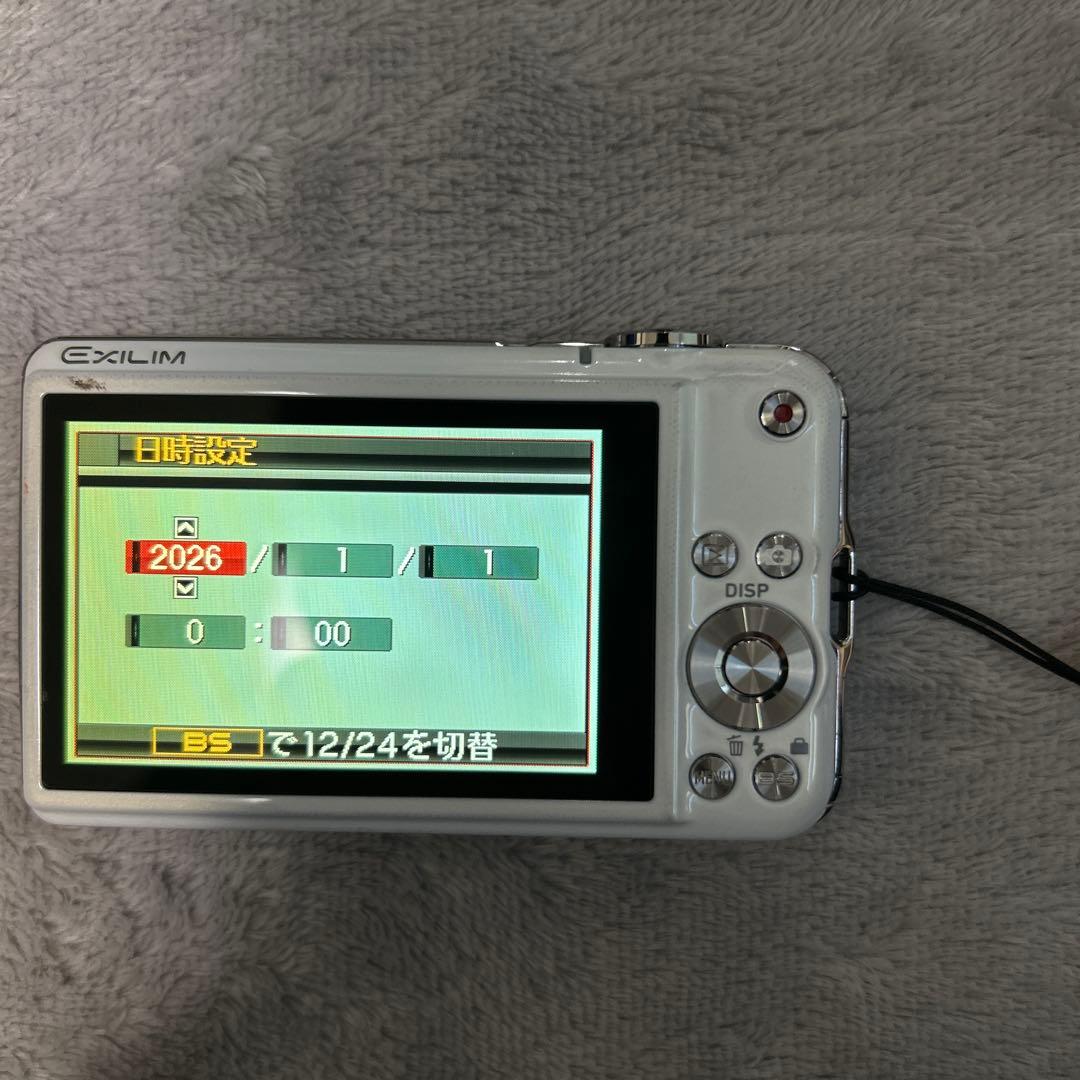 CASIO EXILIM EX-S10 ホワイト　デジタルカメラ　薄型コンパクト