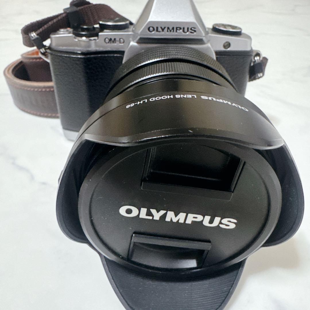 OLYMPUS OM-D E-M5 12-40mm レンズキット