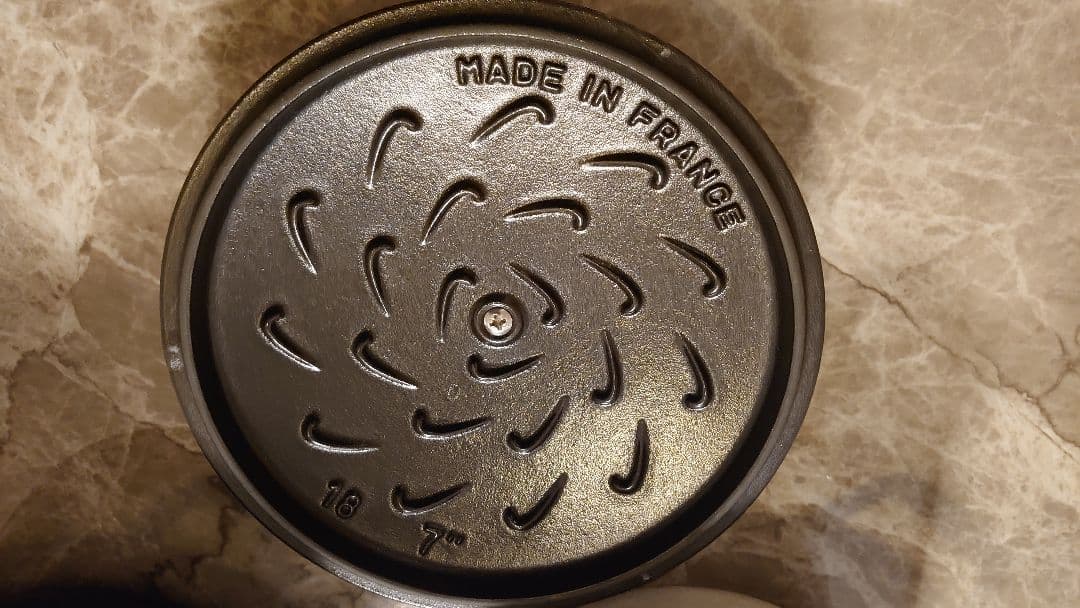 Staub ワナベ カンパーニュ M 18cm