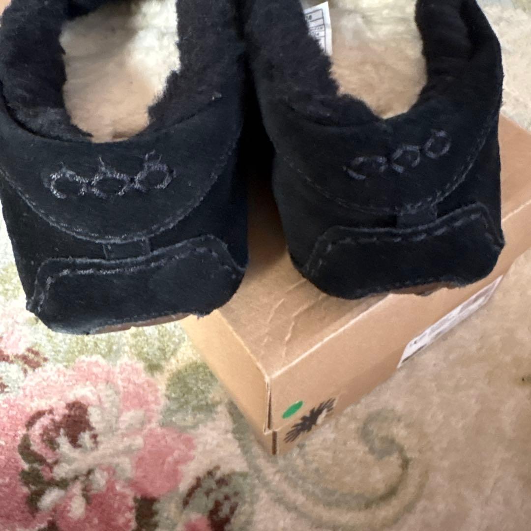 未使用級☆UGG アグ モカシン スエード ボア リボン ブラック 24センチ