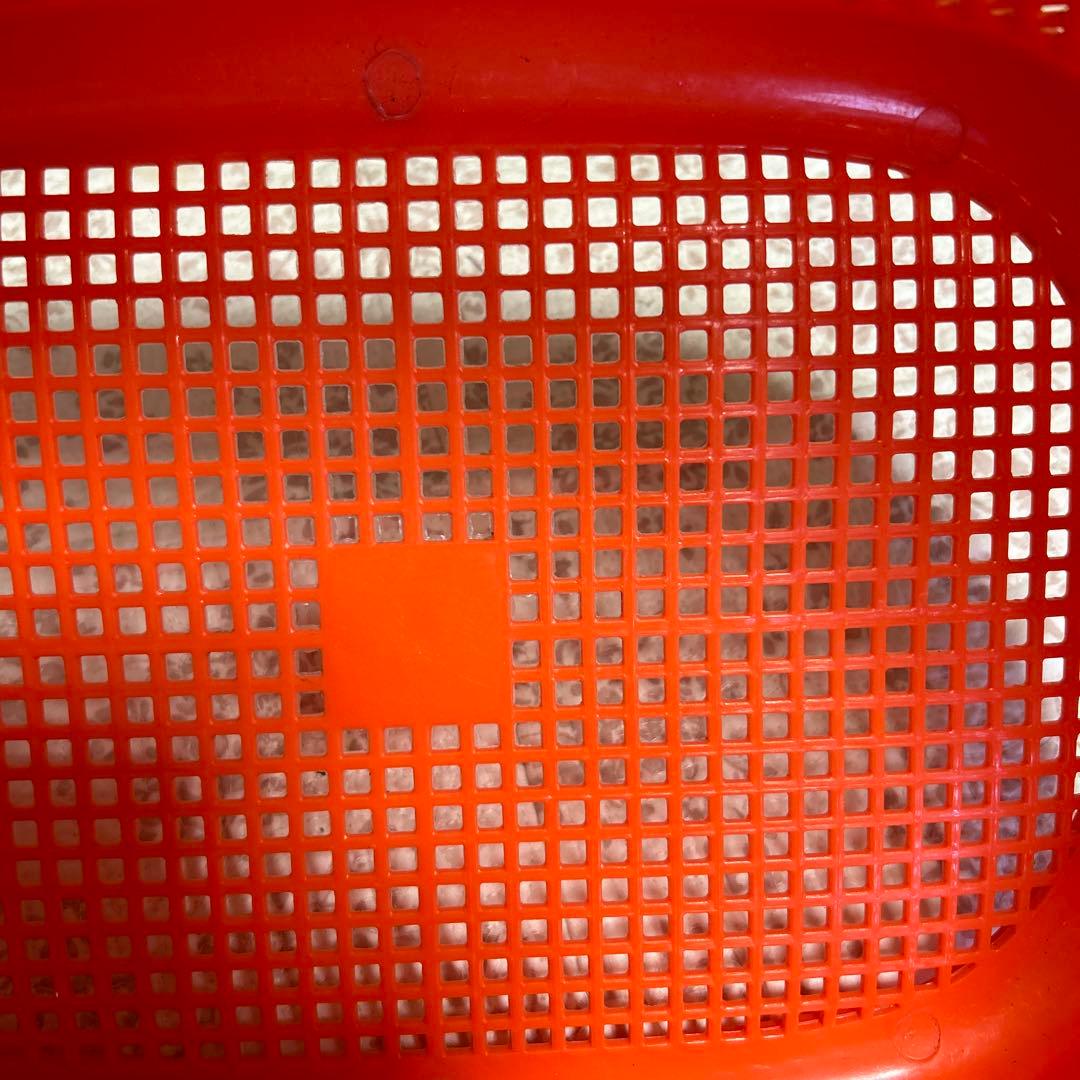 レトロカゴ　昭和の買い物カゴ　取って動きます軽い　かわいいプラスチックカゴ