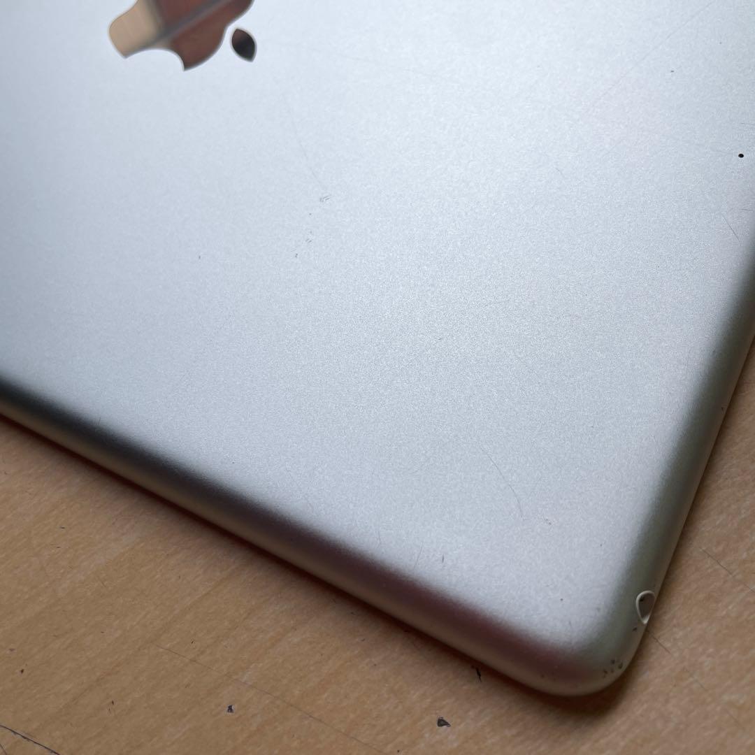 iPad 第6世代　A1893　Wi-Fiモデル　シルバー　32GB 美品　#7