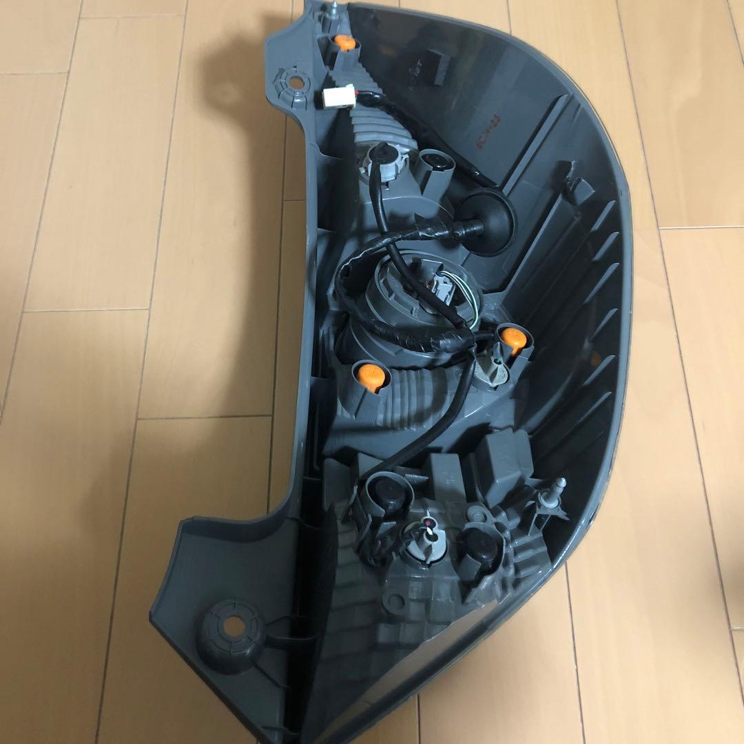 アクア　テールランプ　NHP10 純正