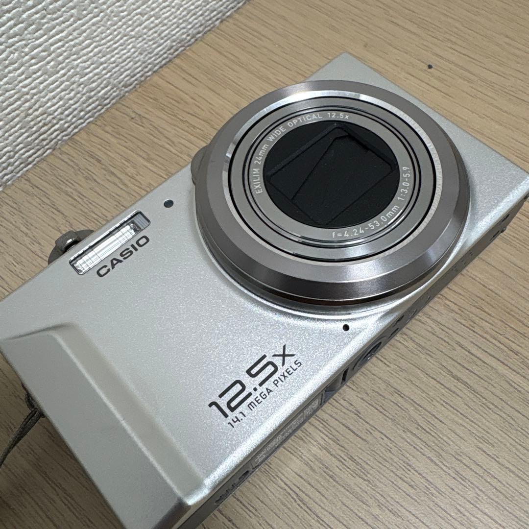 CASIO EXILIM EX-ZS100 デジタルカメラ