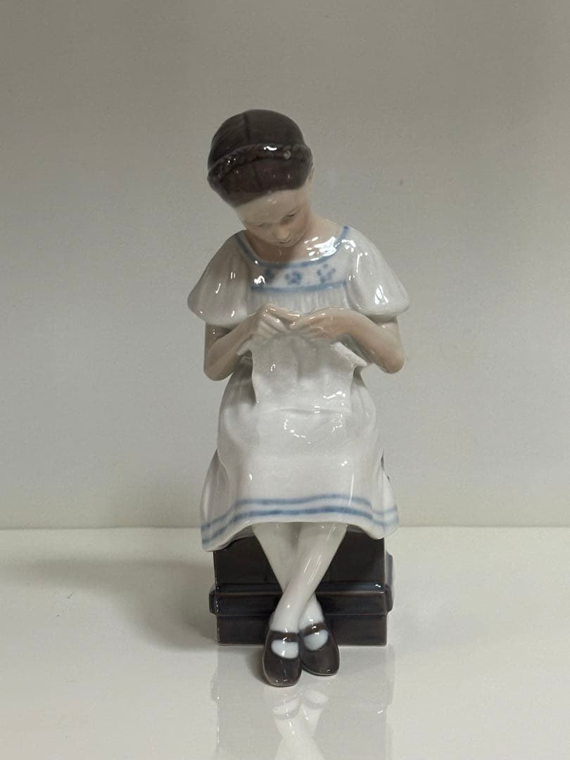 ロイヤルコペンハーゲン グレーテ　フイギュリン　未使用箱付き　デンマーク製