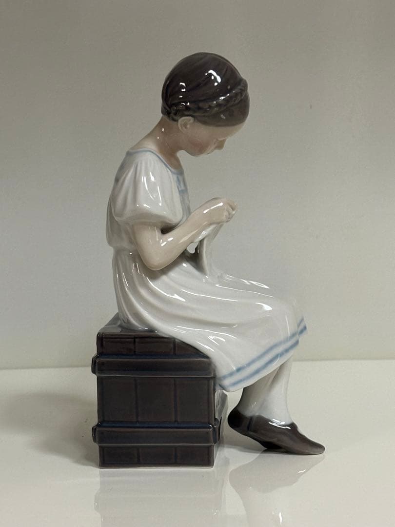 ロイヤルコペンハーゲン グレーテ　フイギュリン　未使用箱付き　デンマーク製