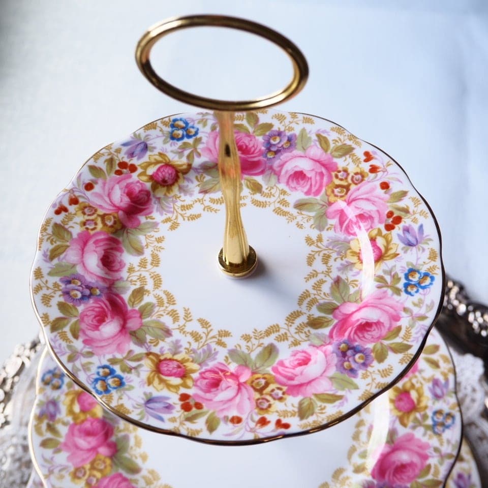 ロイヤルアルバート　セレナ　スリーティアーズ　スタンド　F4