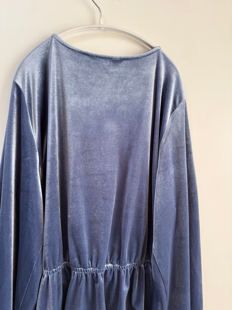 00s カシュクール バルーンスリーブベロアトップス スカイブルー hooked