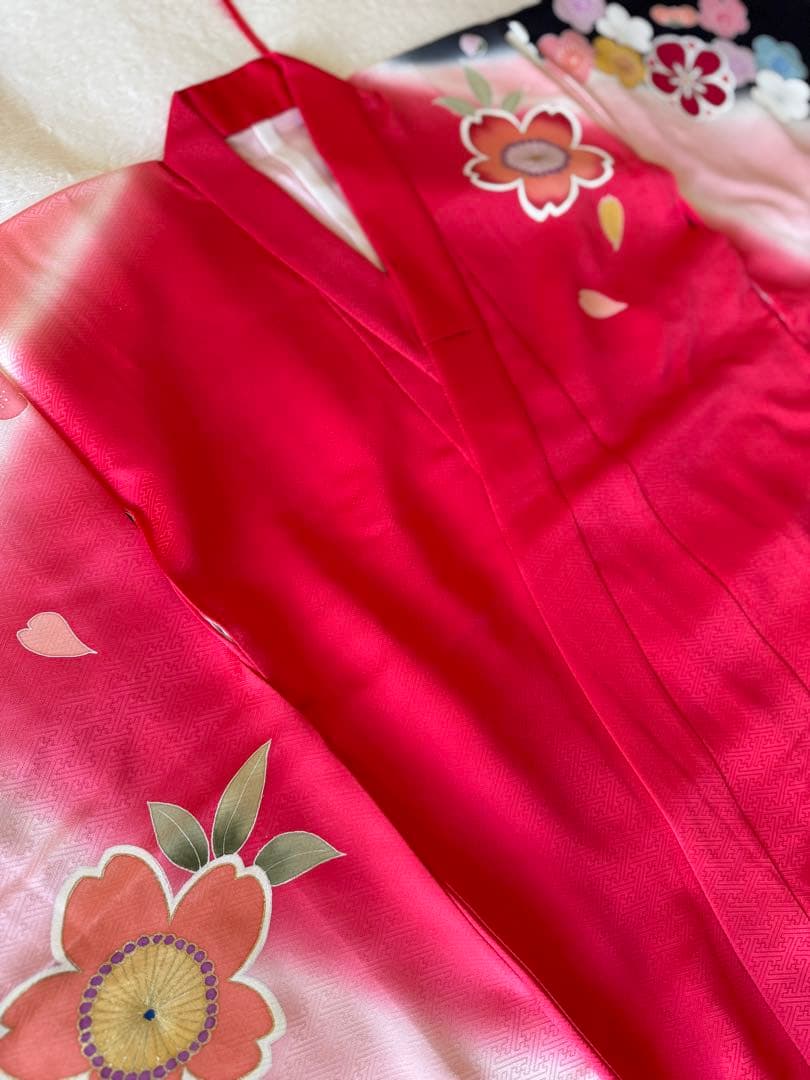 七五三に★正絹　七歳　四つ身　ピンク色に暈し染め　花尽くし　手描き友禅