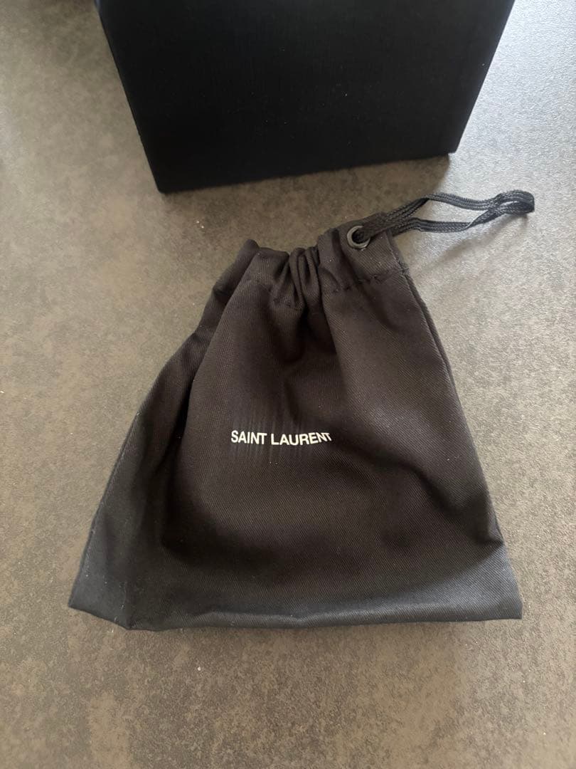 ysl イブサンローラン　ロゴ　ブローチ