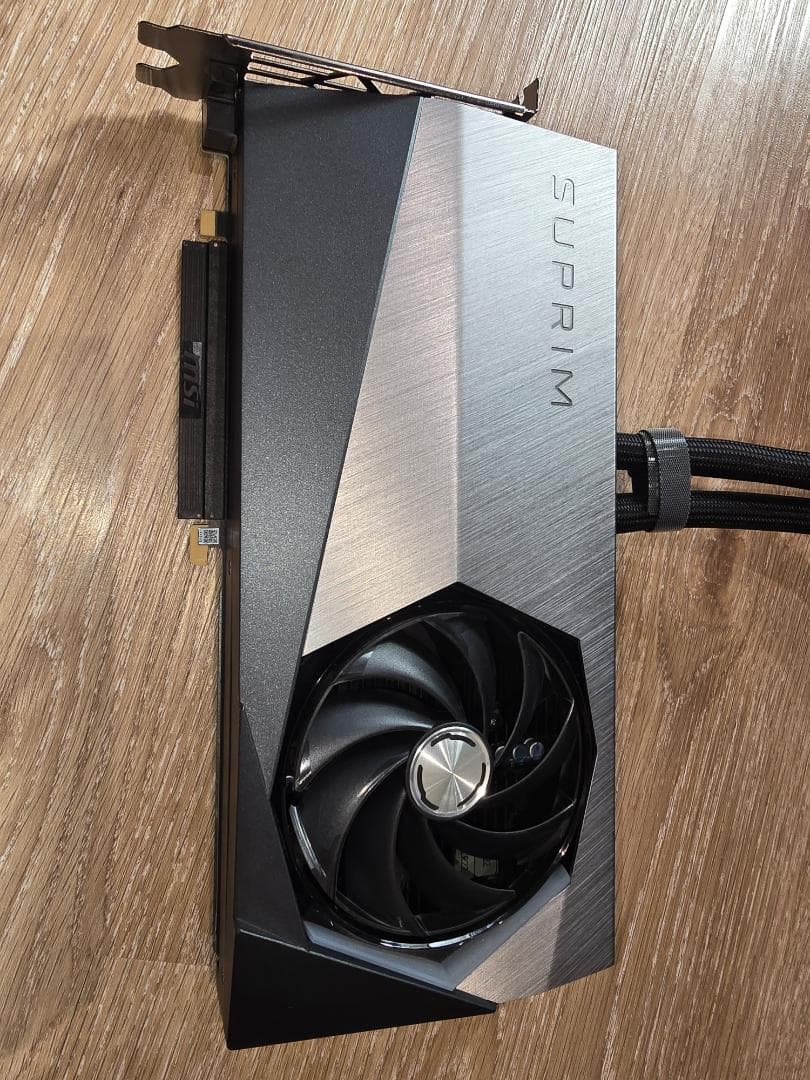 【超美品】GeForce RTX 4090 SUPRIM LIQUID 24GB