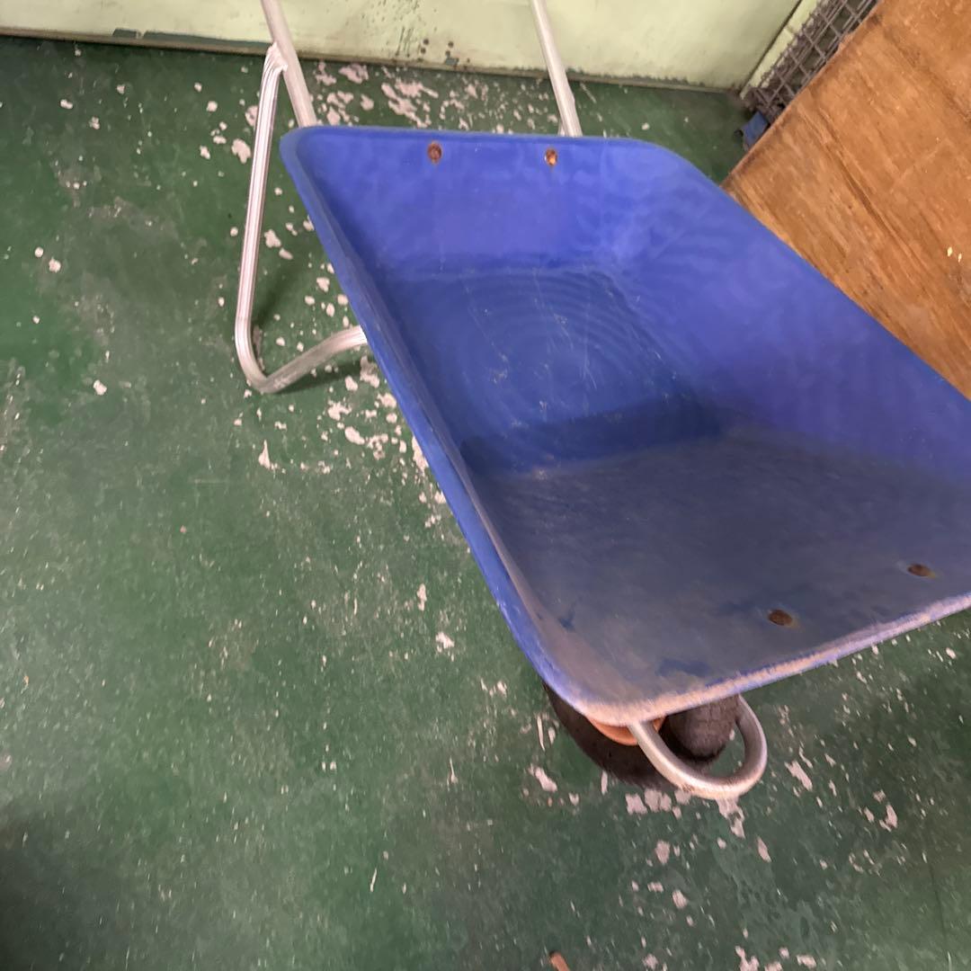 一輪車 アルミフレーム 園芸 土 木 運搬 農業資材 ガーデニング 格安