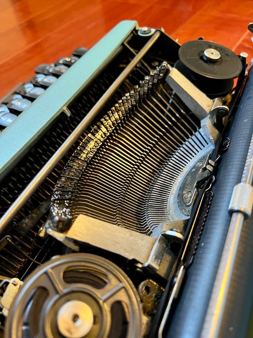 タイプライター / Olivetti Lettera 32