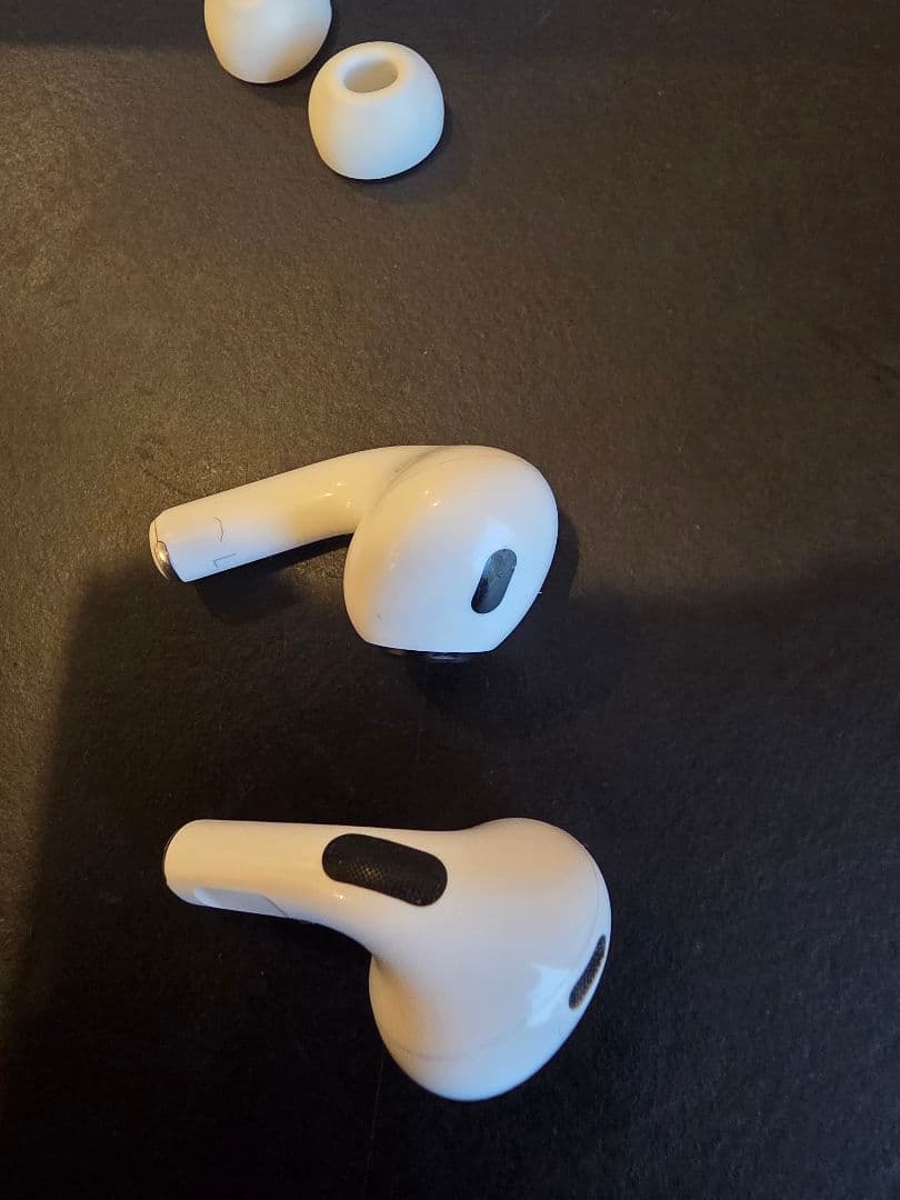 ケースなし airpods pro 第2世代 lightning