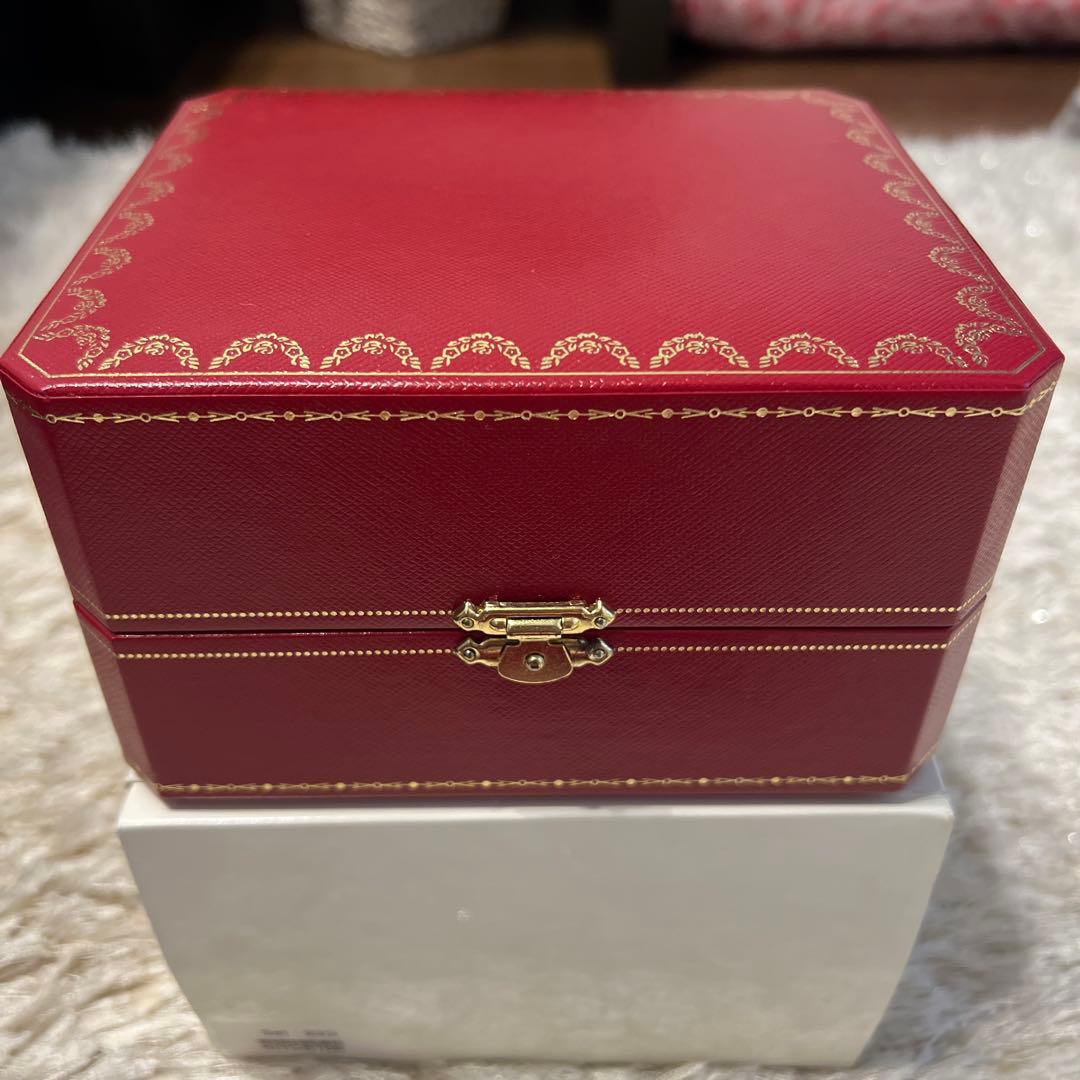 Cartier 時計 ボックスと保証書付き