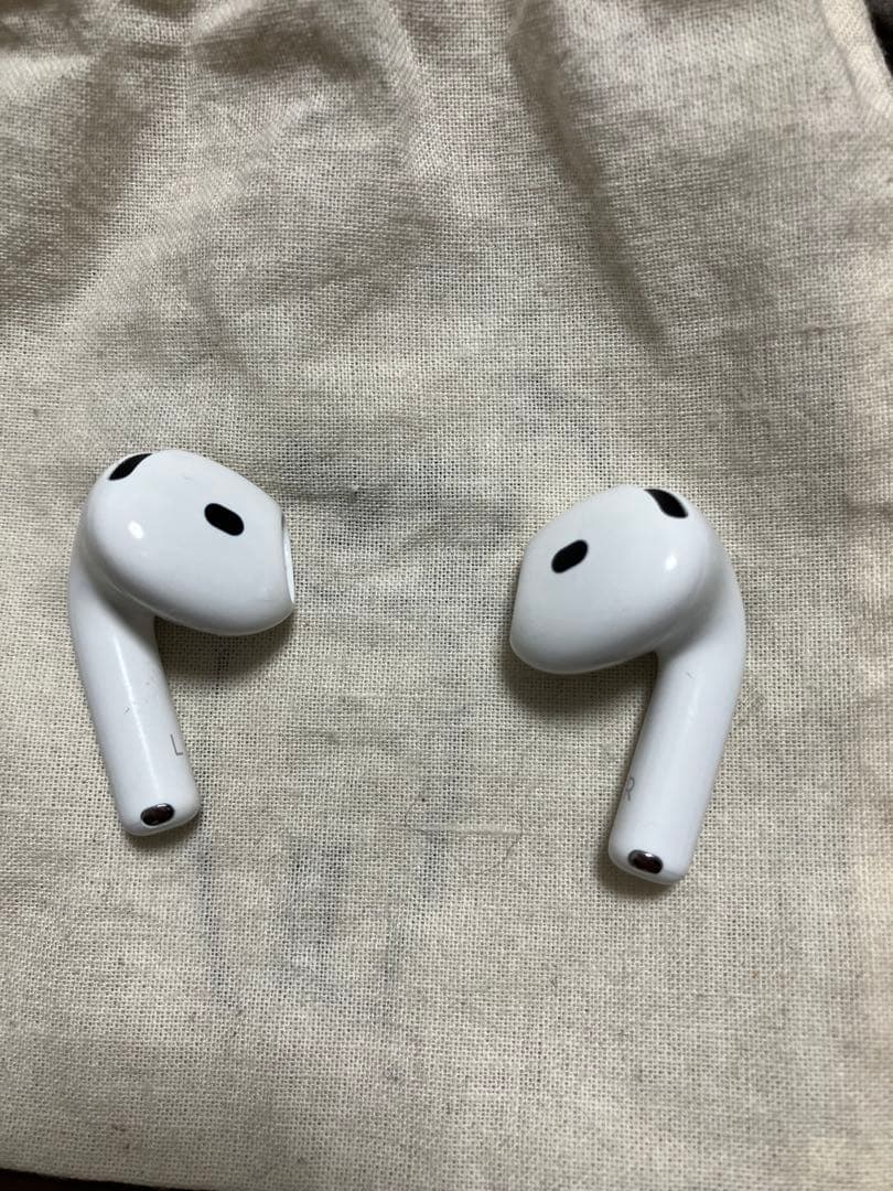 AirPods4(ノイズキャンセリング搭載)