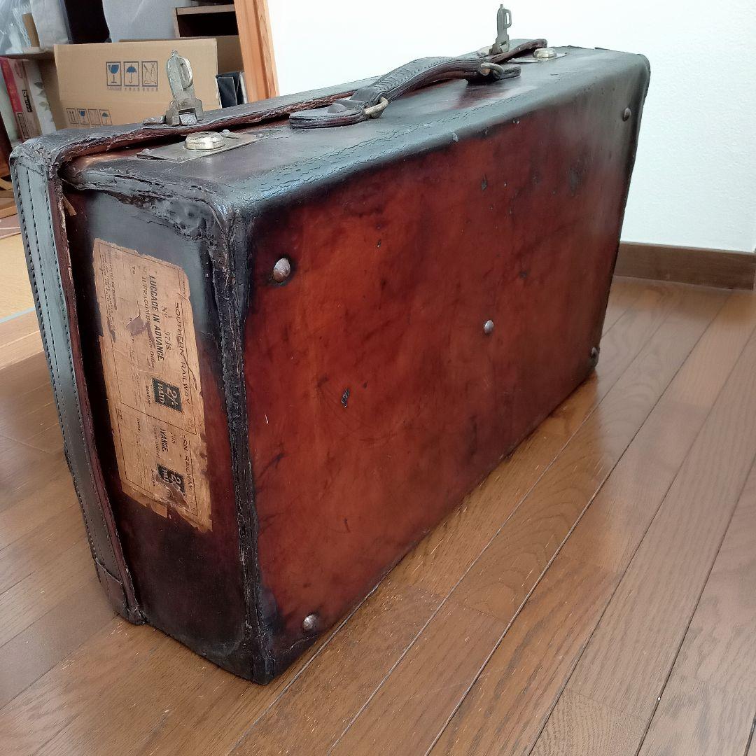 イギリスアンティーク　レザートランク