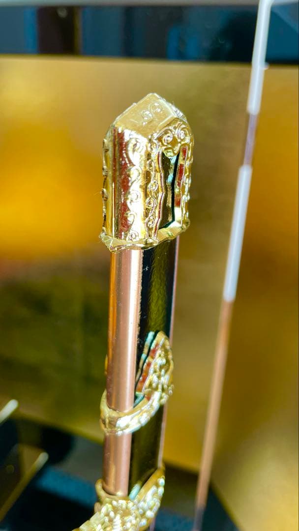 五月人形　秀月本金箔押兜飾り　屏風・台座付き　全て購入時の箱入り　美品