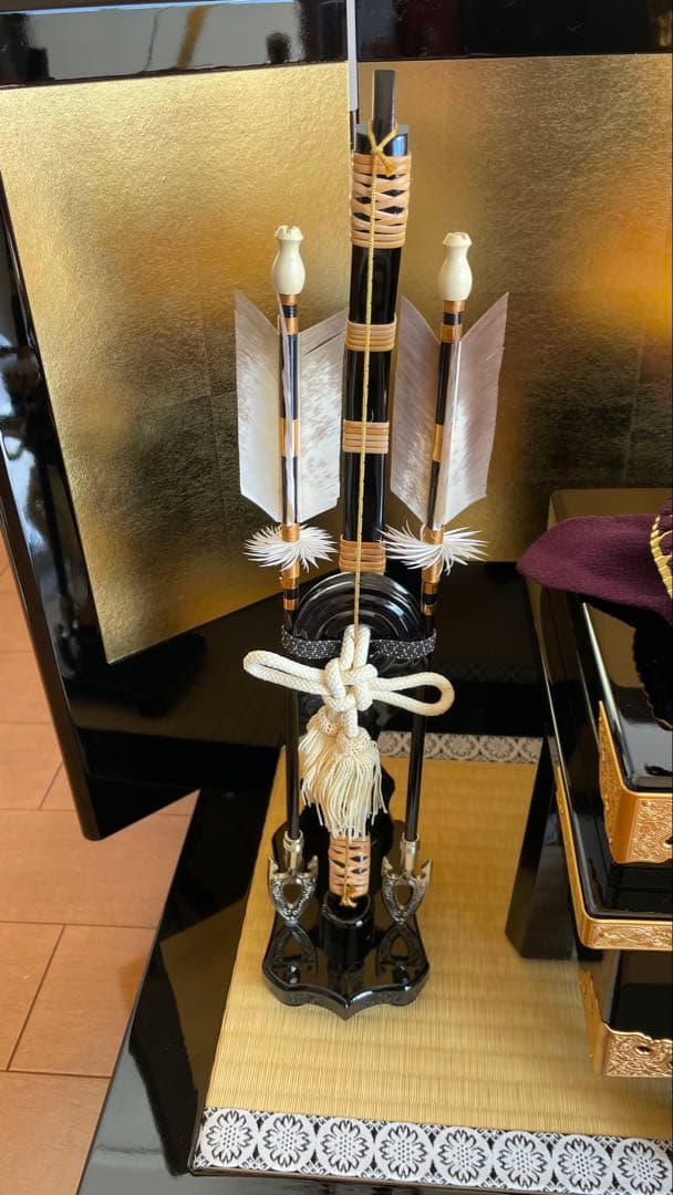 五月人形　秀月本金箔押兜飾り　屏風・台座付き　全て購入時の箱入り　美品