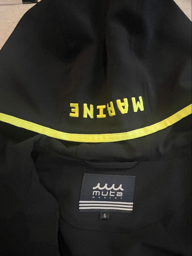 ムータマリン、フード付きジャージ上下セット