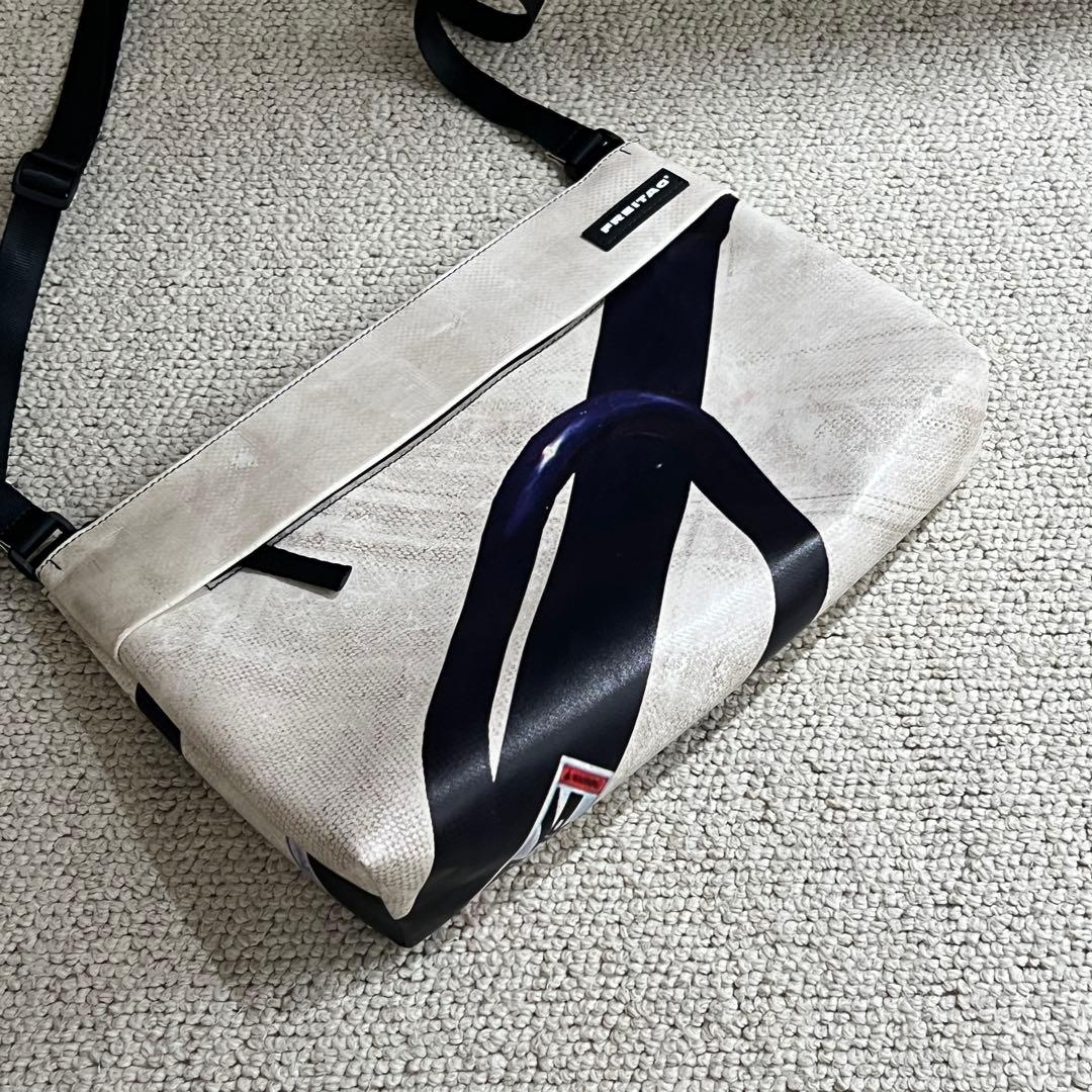 定価より大幅に値下げ　FREITAG F553 LOU ショルダーバッグ　新品