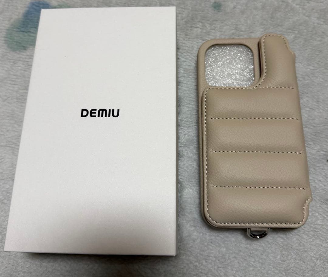 【新品未使用】DEMIU BALLON iPhone14pro ベージュ