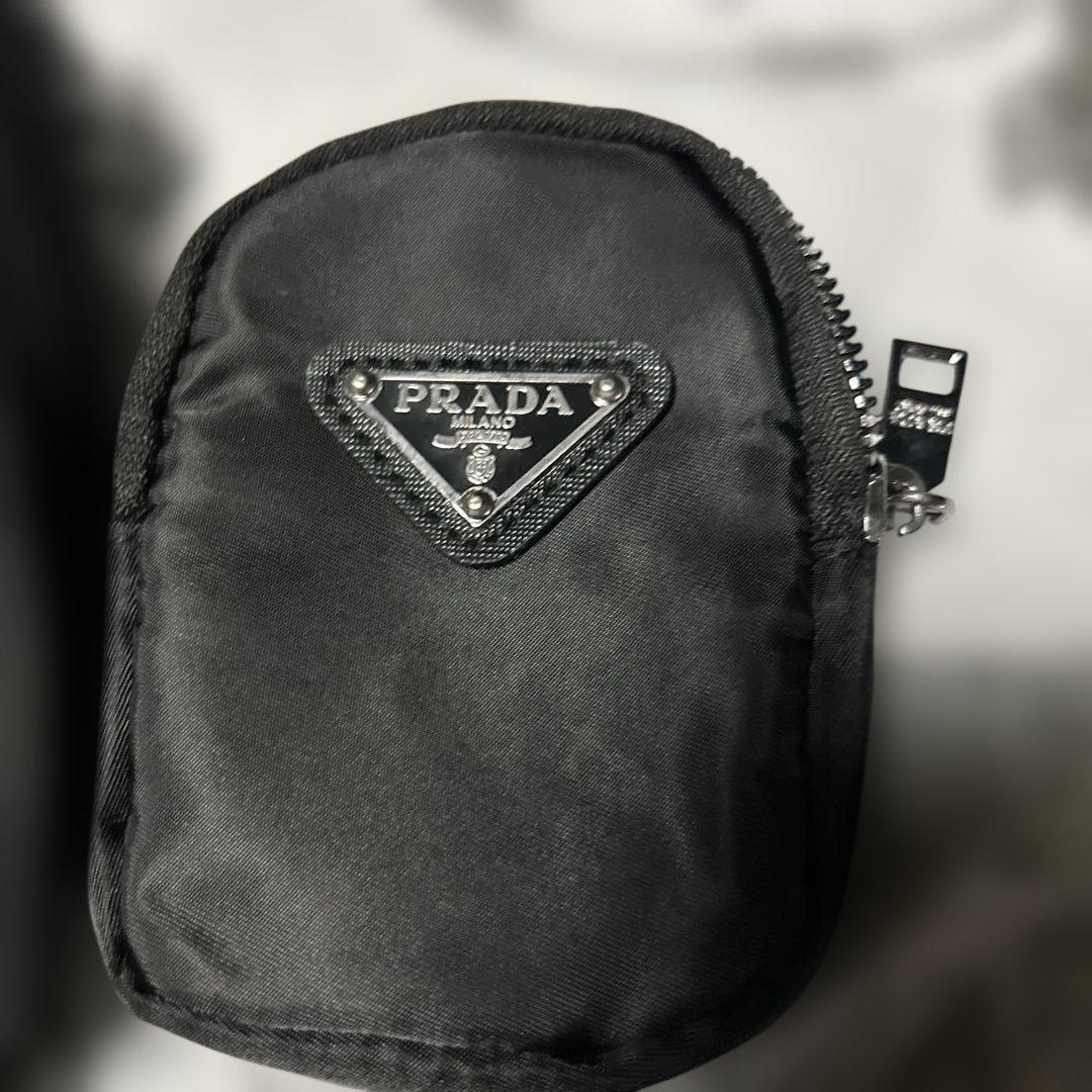PRADA ノベルティ　ブラック ショルダーバッグ 取り外しポーチ付き
