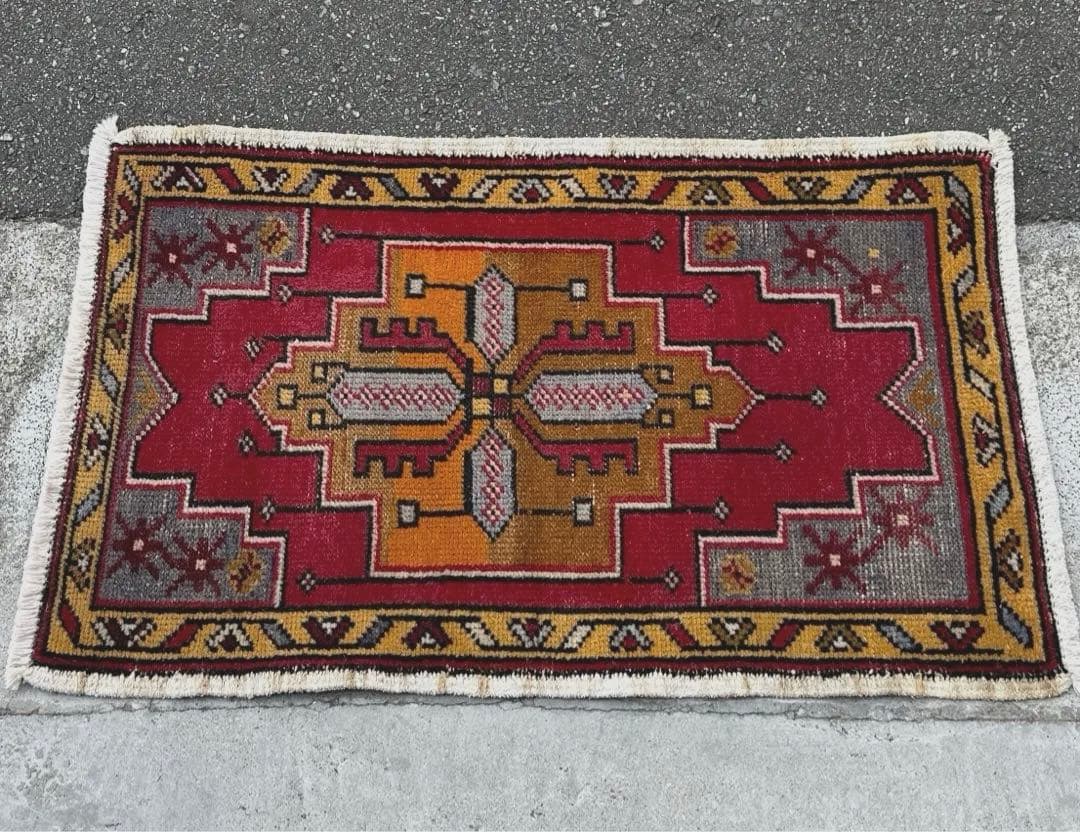 56x90cmスーパー ヴィンテージ ラグ 年代織り物　トルコ　絨毯
