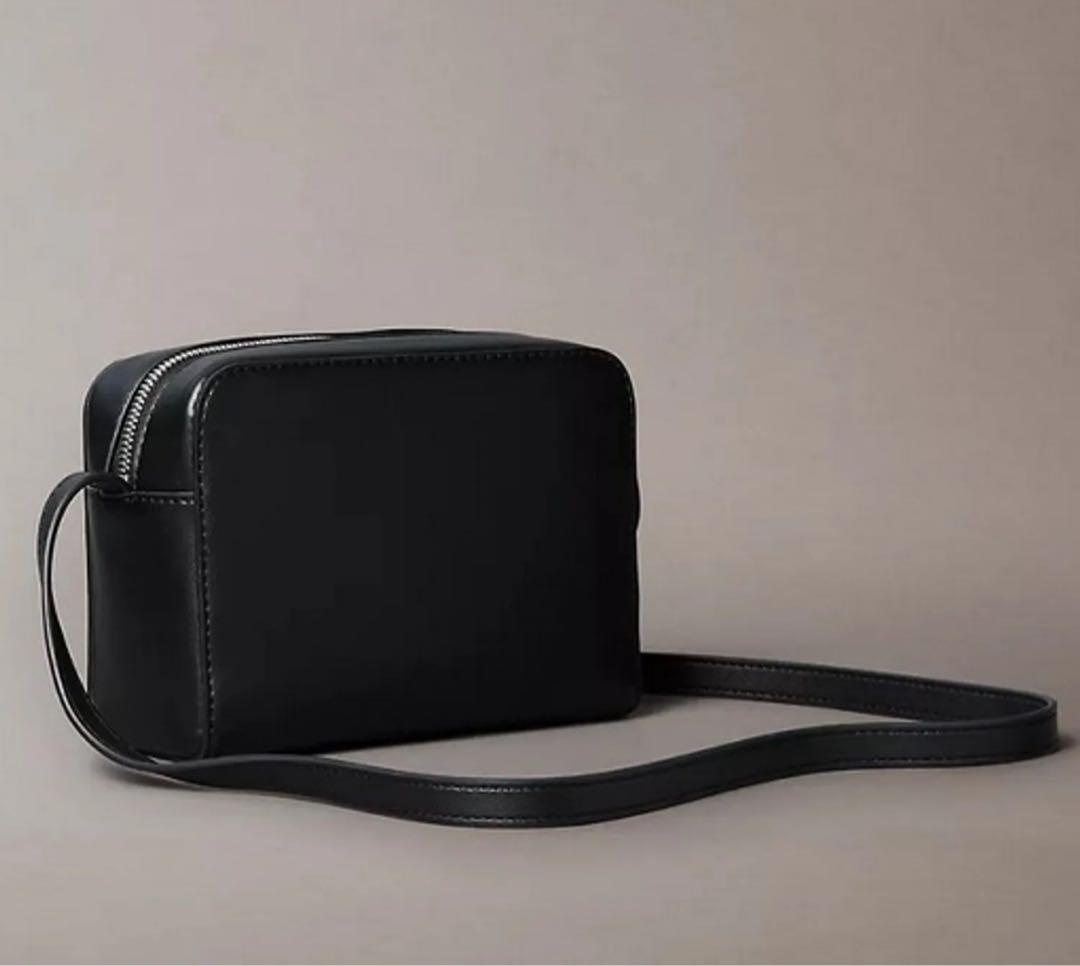 cK ブラック ショルダーバッグ