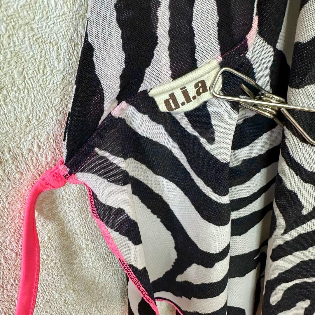 【d.i.a.】 ゼブラ柄×ネオンピンク 背中ガンあきエプロンキャミ ギャル