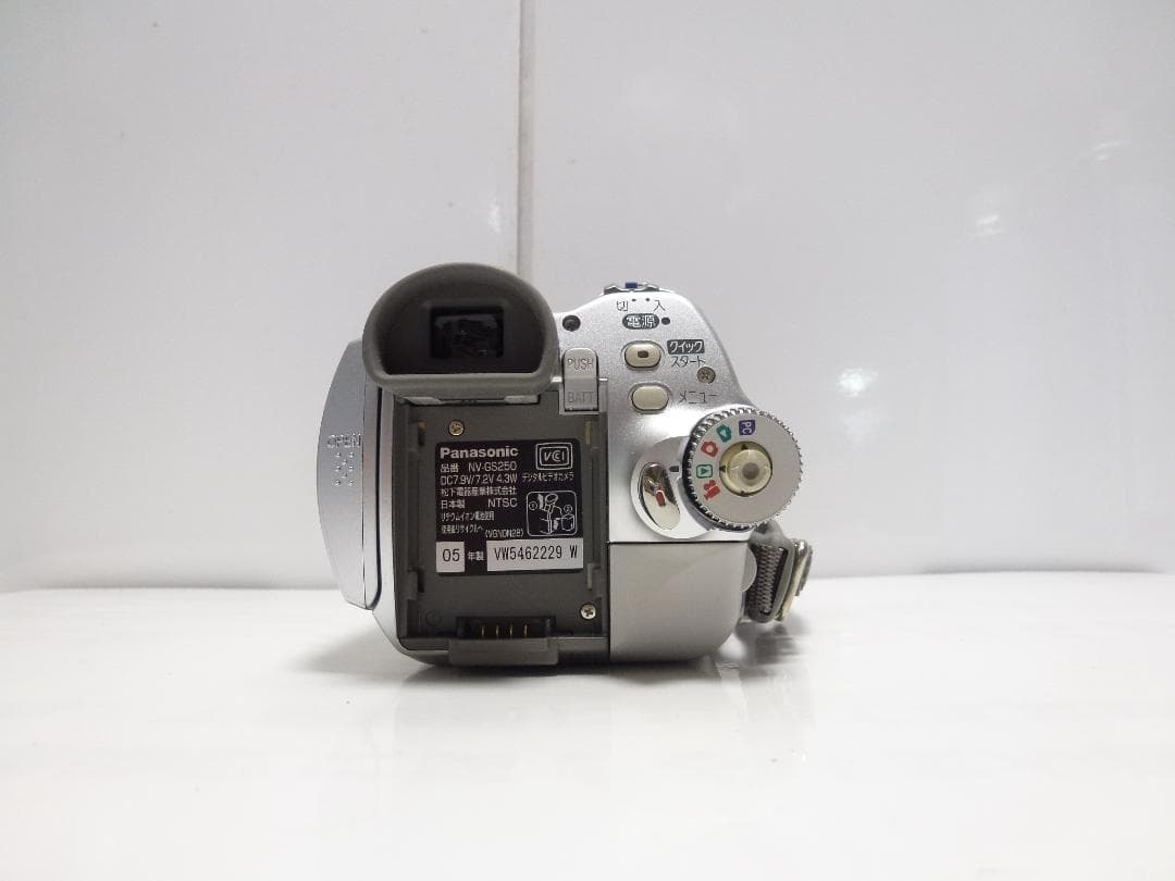 大人気　動作品　Mini DV　パナソニックビデオカメラ　NV-GS250