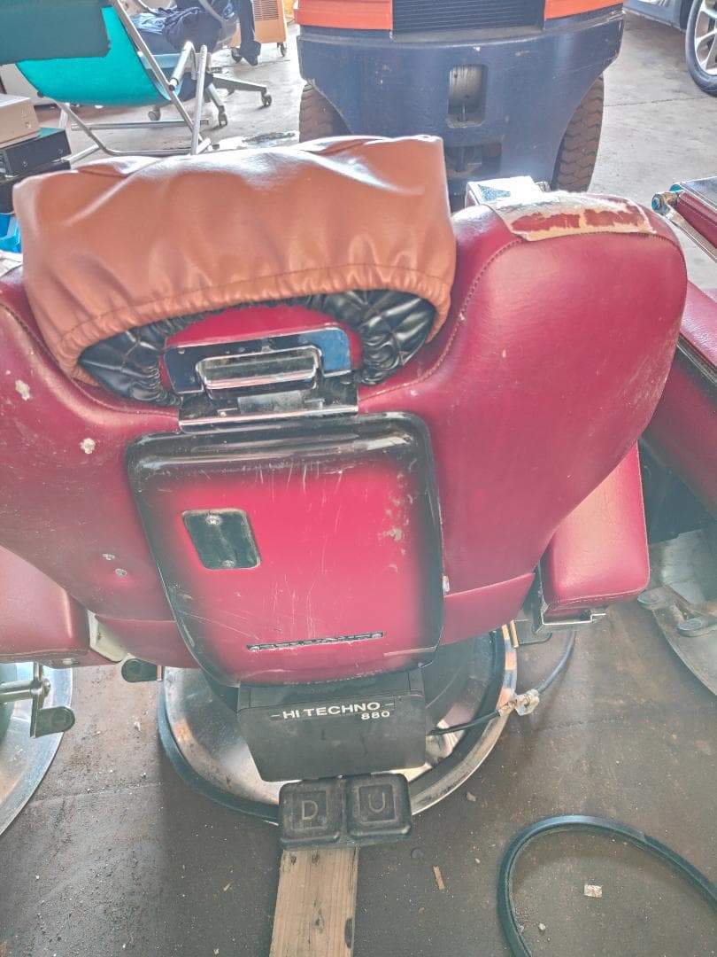 BELMONT ベルモント HI TECHNO 880 理容椅子 バーバーチェア