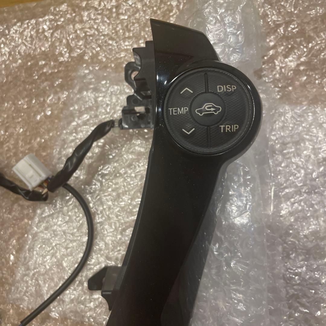 アクア　ステアリングスイッチ プリウス30 ピアノブラック